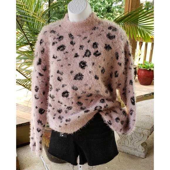 Candie's Sweaters - NWT Candies PlusSize Pink Leopard Cozy Sweater XXL